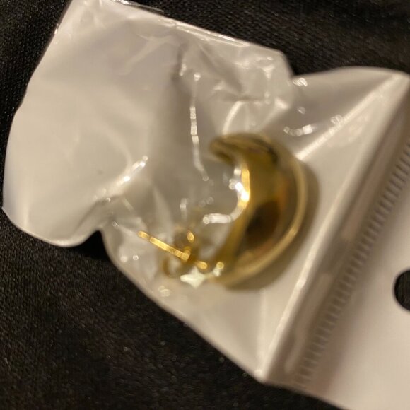 Chunky Gold Colored Hoop Earrings for Women - Picture 6 of 11